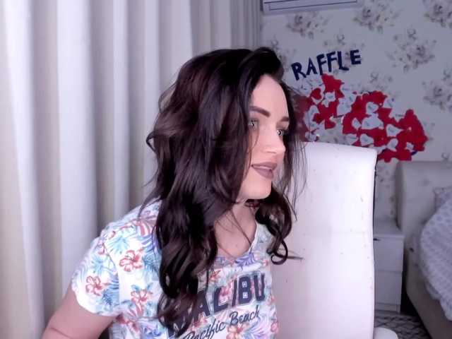 Live sex webcam photo for jessykm123 #241041800