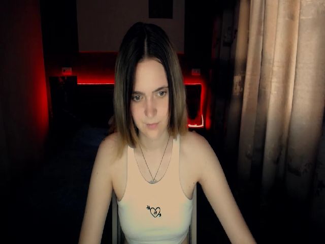 Live sex webcam photo for Ella_Hudson #253011475