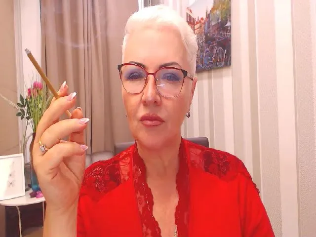 Live sex webcam photo for LadyXAnna #260187873