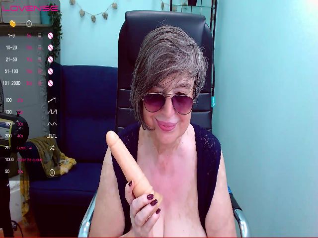 Live sex webcam photo for SharonAmore #255278577