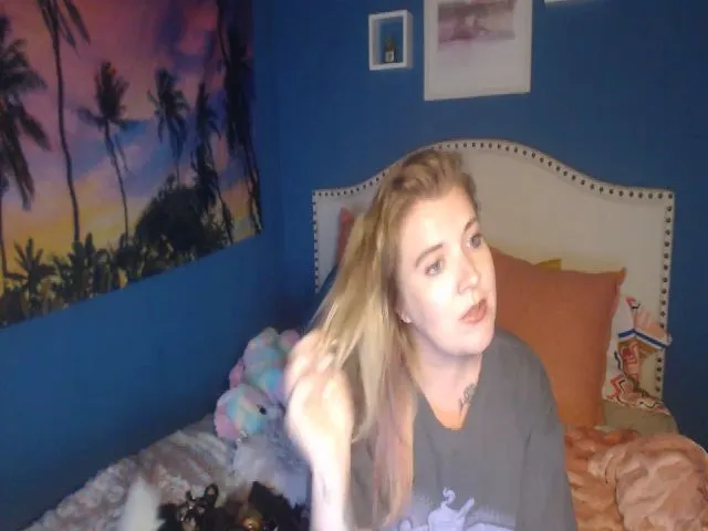 Live sex webcam photo for SnowWhiteXxxx #253527377