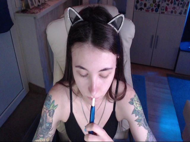 Live sex webcam photo for KeyshaLush #256222969