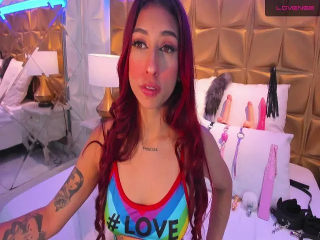 Live sex webcam photo for CandyLaw_ #261359847