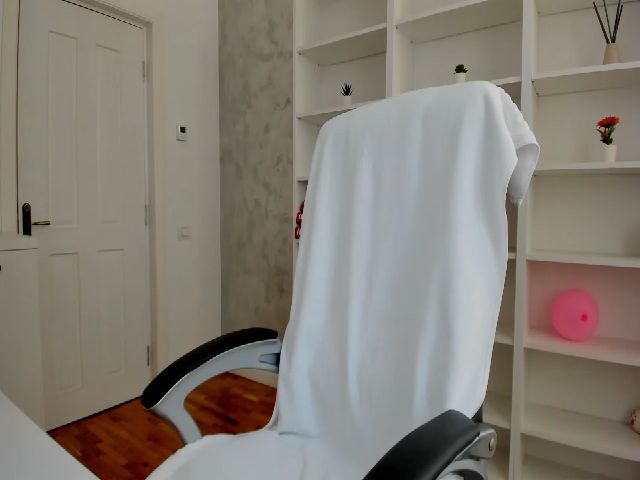 Live sex webcam photo for VanessaCroft #253762234