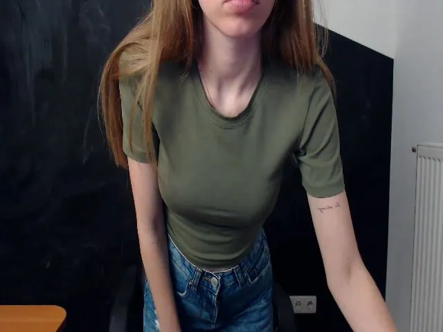 Live sex webcam photo for HappySecret_ #255499940