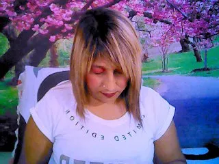 Live sex webcam photo for indianroxy #287932966