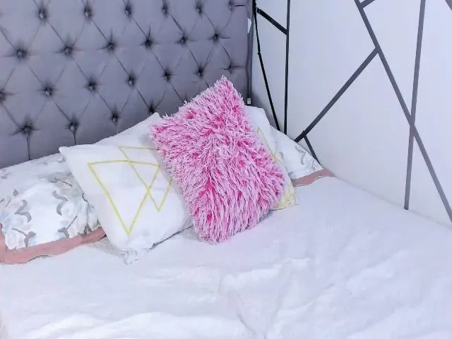 Live sex webcam photo for Candace18x #258420942