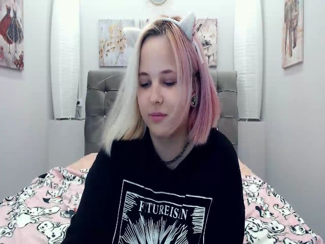 Live sex webcam photo for Helokit #255969014