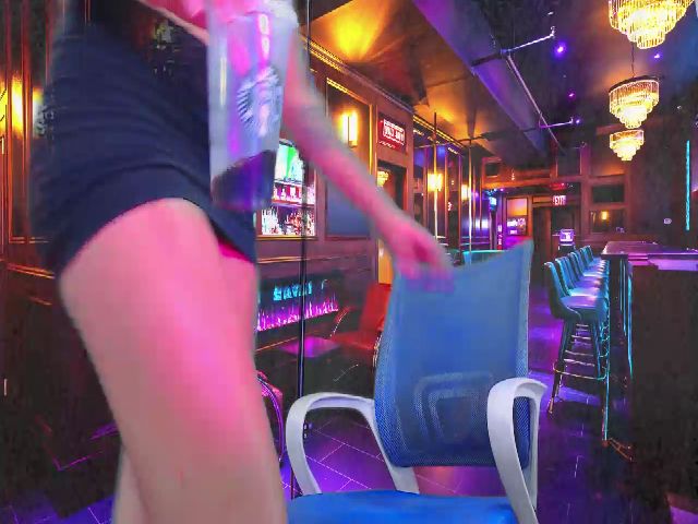 Live sex webcam photo for Scarlett_1801 #261793405