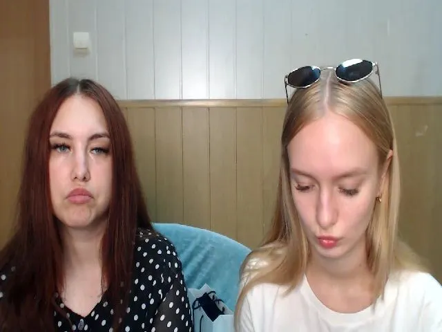 Live sex webcam photo for BeautiAmber #264117662