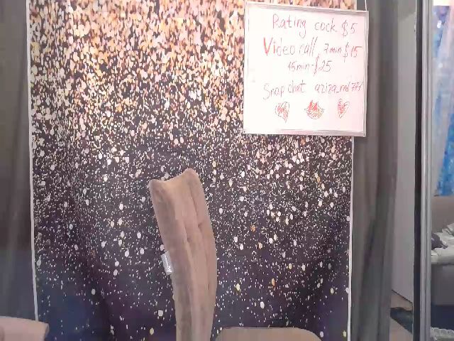 Live sex webcam photo for AzizaRed #254898662