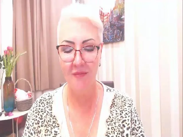 Live sex webcam photo for LadyXAnna #261578679