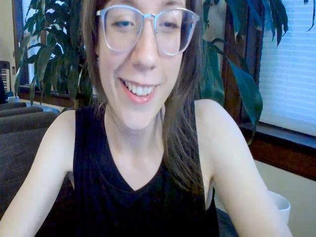 Live sex webcam photo for MinnieMoralia #255200135