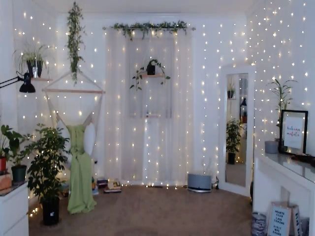 Live sex webcam photo for KellyHeart #254660856