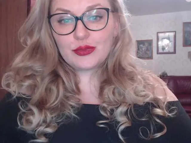 Live sex webcam photo for WifeyNusha #240923795