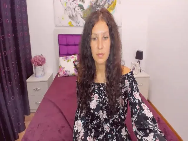 Live sex webcam photo for KarenSilk #263030314