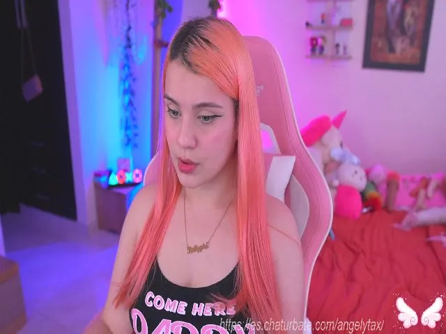 Live sex webcam photo for Angelytaxx #263342757