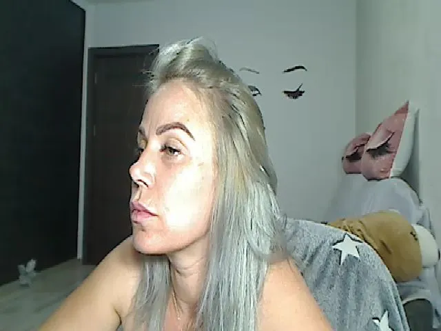 Live sex webcam photo for Yourmilf24 #261491450
