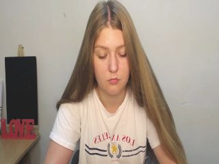 Live sex webcam photo for YummySwetts #251971282