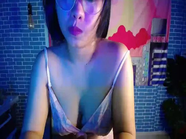 Live sex webcam photo for GoddessShaiya #261234197