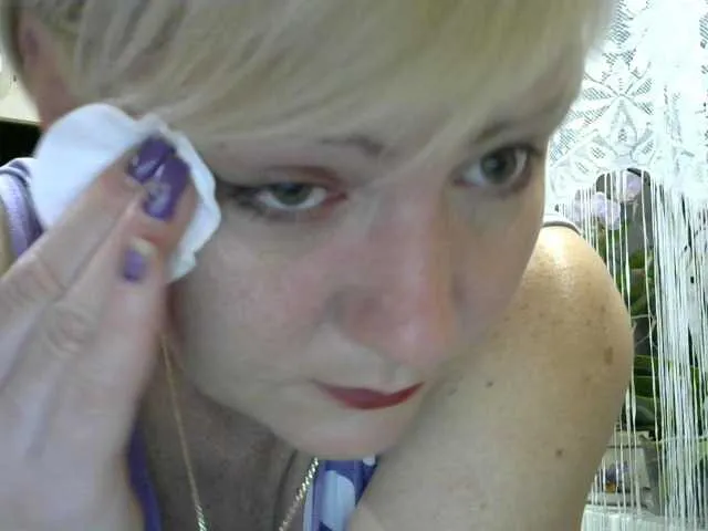 Live sex webcam photo for HelenLike #241398851