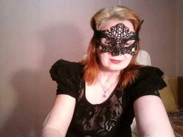 Live sex webcam photo for leeloofire #241633365