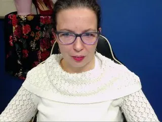 Live sex webcam photo for KarinaLux #240658084