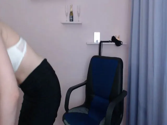 Live sex webcam photo for CuddliesKriss #256947266