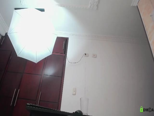 Live sex webcam photo for Roxana_06 #257228702