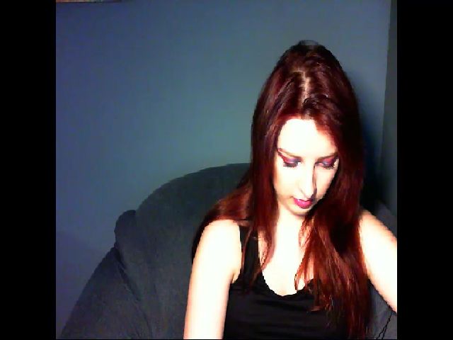 Live sex webcam photo for VirginLuna18 #255361826