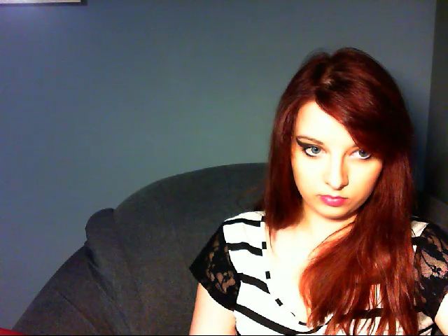 Live sex webcam photo for VirginLuna18 #255979144