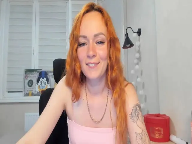 Live sex webcam photo for SimonettaV #256411075