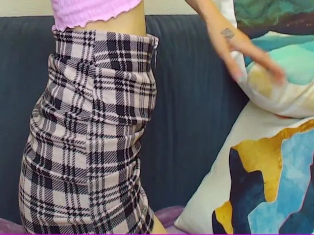 Live sex webcam photo for KristenKravit #262999752