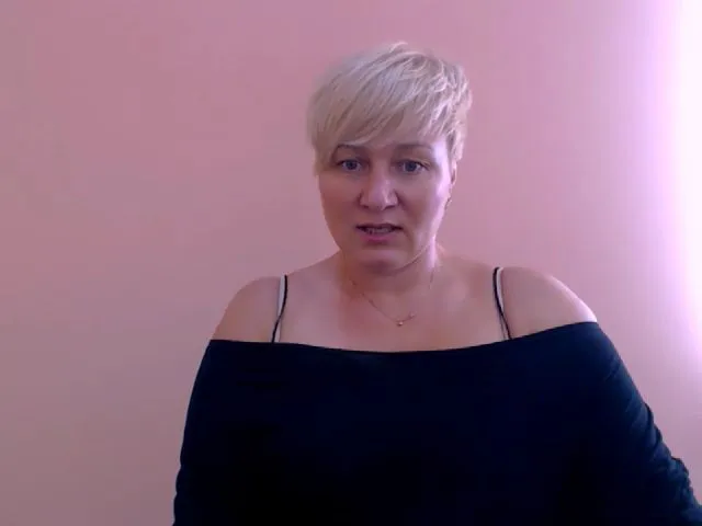 Live sex webcam photo for KailyMey #252529221