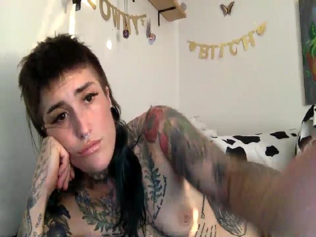 Live sex webcam photo for Ynigma #263439053