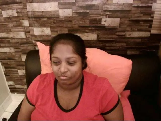 Live sex webcam photo for Indiantasha #287986020