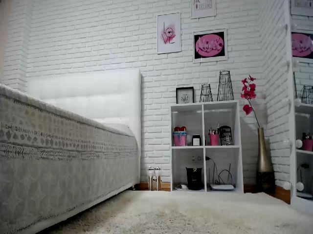 Live sex webcam photo for Malina_XXX #261306512