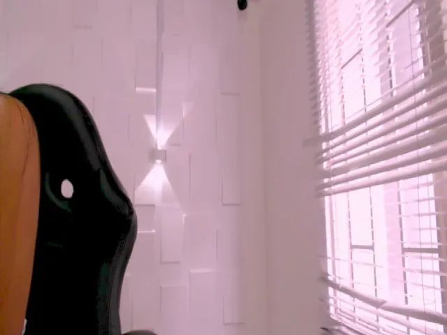 Live sex webcam photo for Princes_hot18 #260729461