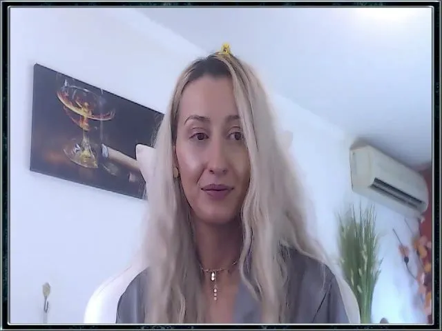 Live sex webcam photo for ClassyMelyna #252544665