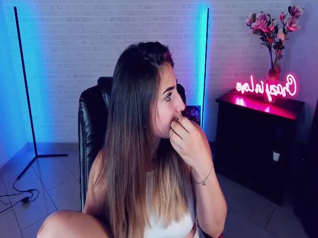 Live sex webcam photo for AnastashaGray #265617862