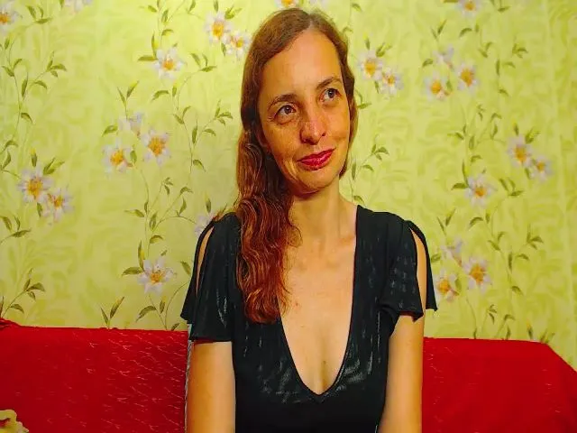 Live sex webcam photo for CarolineFishr #260382045