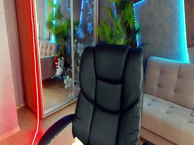 Live sex webcam photo for SellinMe #255873881