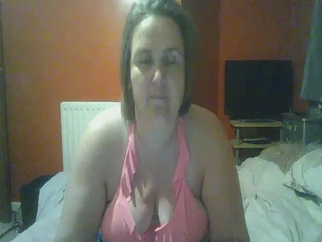 Live sex webcam photo for YUMMYMUMMY39 #257781924