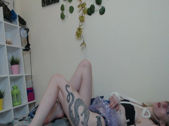 Live sex webcam photo for ImFoxx #257524144