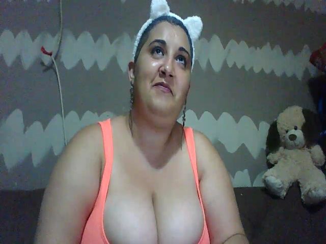 Live sex webcam photo for BigBreastsMia #256049971