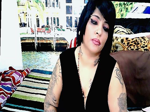 Live sex webcam photo for IndianKatz #253326742