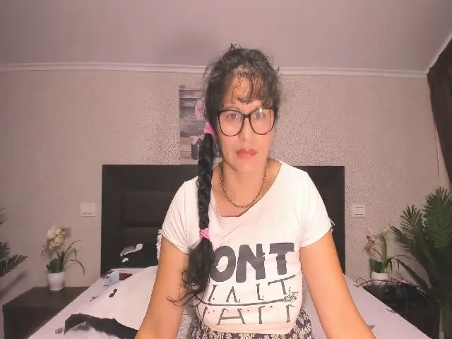 Live sex webcam photo for ErikaGold #255521249
