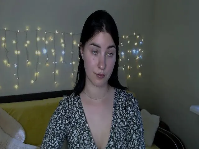 Live sex webcam photo for JenniferGill #253083907