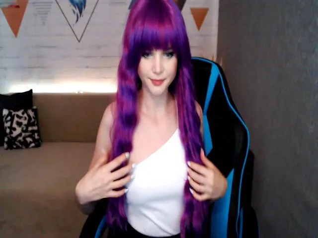 Live sex webcam photo for MonicaHigh #252714879