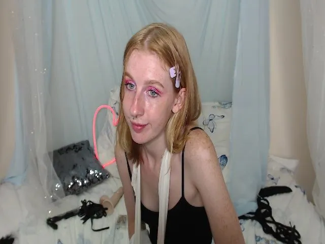 Live sex webcam photo for ImFoxx #258592687